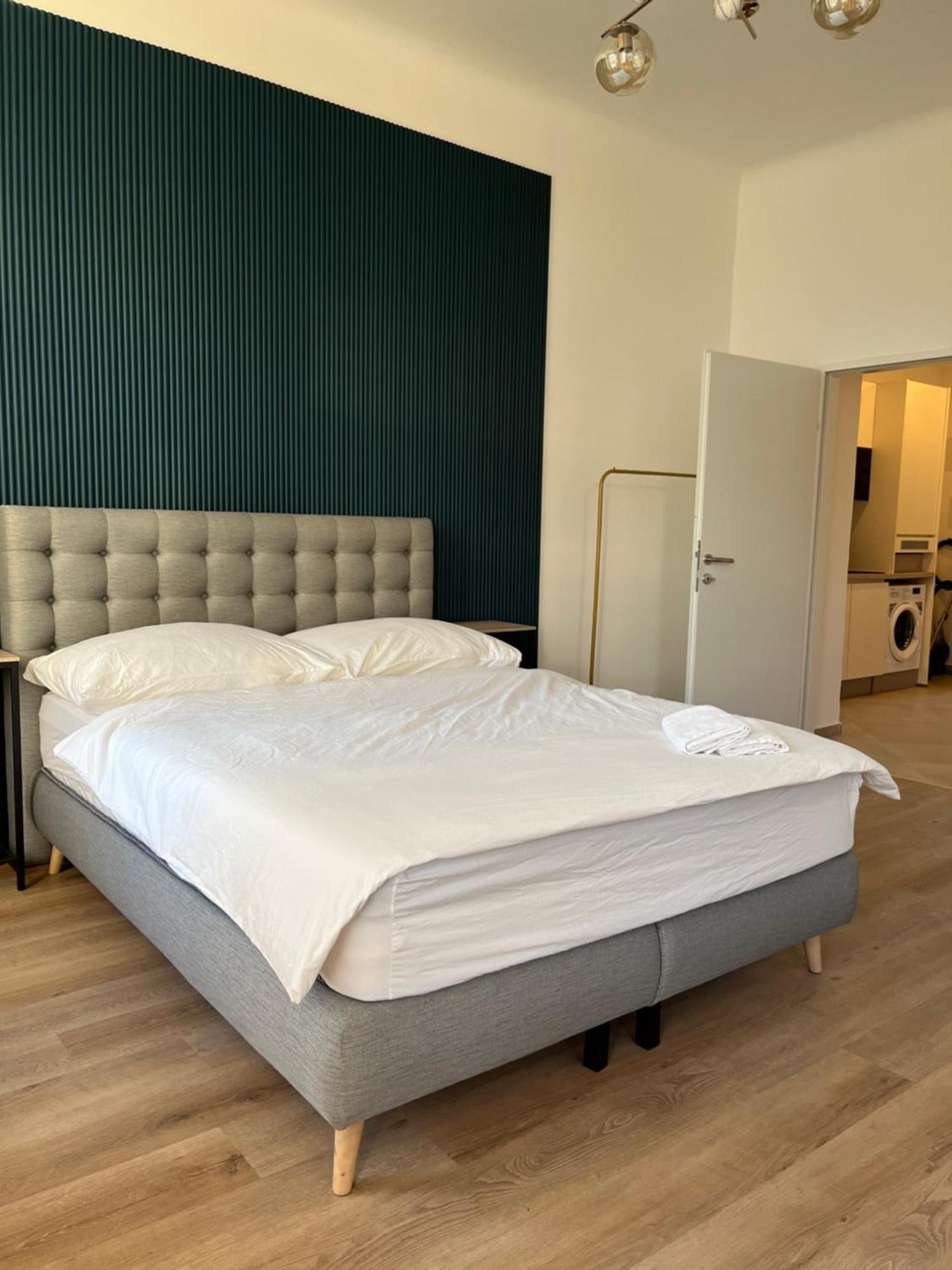 Apartment Schoenbrunn Near Metro Wien Eksteriør billede